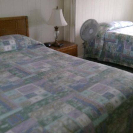 Village Green Motel Yarmouth Port المظهر الخارجي الصورة