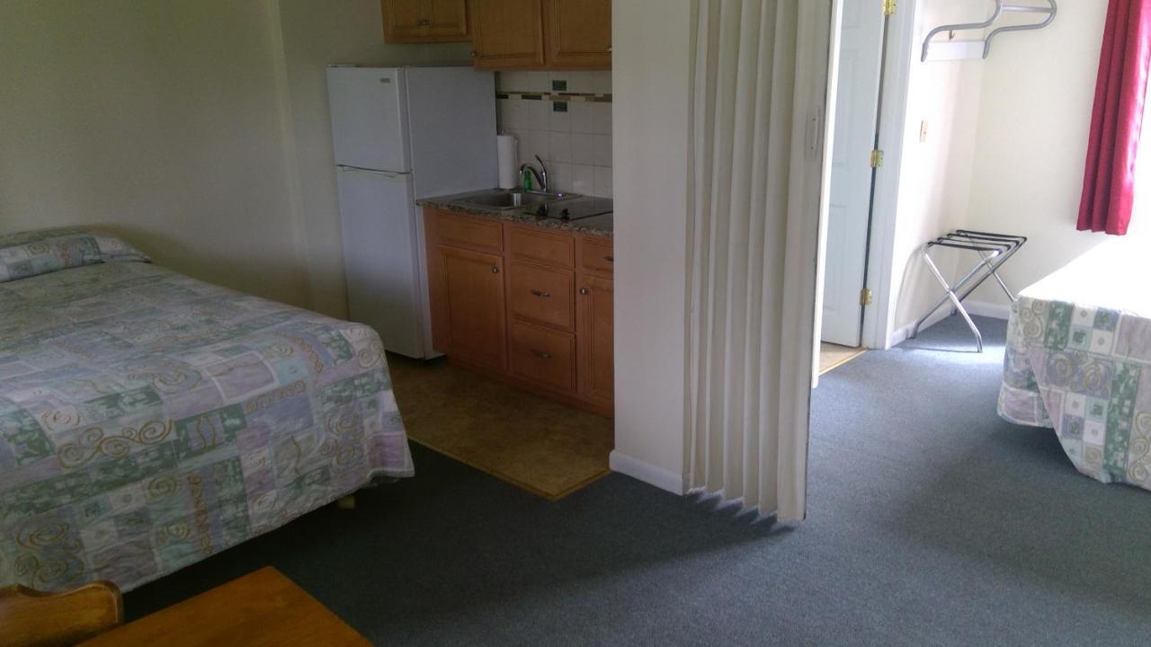 Village Green Motel Yarmouth Port المظهر الخارجي الصورة